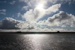 Hallig Nordstrandischmoor am 26.02.2016, Blick aus nordöstlicher Richtung zur Neuwarft und Amalienwarft.