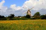 Die Mühle von Oldsum auf Föhr am 02.09.2015 um die Mittagszeit.