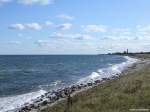 Die Ostseeküste in Höhe der  Geltinger Birk  mit dem Leuchtturm bei Falshöft, öfters zu sehen in der Fernsehserie  Der Landarzrt , nördlich von  Dekelsen  = Kappeln (Kreis Schleswig-Flensburg in Schleswig-Holstein, Herbst 2009)
