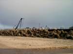 Strand von Westerland. Hier noch ein Blick auf die angelieferten Wellenbrecher, die noch auf ihren Einsatz warten