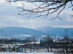 Winterlicher Blick auf Saalfelds Innenstadt. Wer die Stadt gut genug kennt, wird die Burgruine  Hoher Schwarm , das Rathaus und die Johanniskirche entdecken. (13.02.2010)