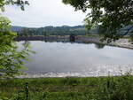 Kleiner Stausee bei Unterbreizbach im Ulstertal, Wartburgkreis (05.06.2022)