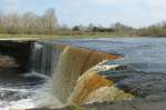 Lange flach dahingeflossen, geht es nun abrupt nach unten - Jgala Wasserfall.