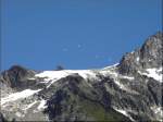 Les Grands Montets ist eine bekannte Wintersportstation im Mont Blanc Massiv und liegt auf 3297 Metern. Im Sommer wird sie vor allem von den Paraglidern benutzt. 03.08.08 (Jeanny)