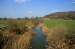 Noch mehr als 850 km hat das Wasser der Meuse vor sich, bevor es sdlich von Rotterdam in die Nordsee fliet; 25.03.2012