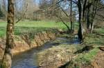 Im Verlauf der ersten 100-200 Km durchfliet die Meuse eine ziemlich flache Landschaft mit lockerem Boden. Dadurch entstehen viele Prall- und Gleithnge, die fr die Flulandschaft typisch sind. Meuse, 25.03.2012