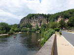 Felsklippe an der Dordogne bei La Roque-Gageac (22.07.2018)