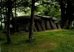 Der  Dolmen de la Roche aux Fes  in der Bretagne im Mai 1990. Geschtztes Alter: ca. 3.000 bis 3.500 Jahre alt.