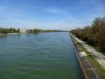 Blick von der Brcke bei Neuenburg auf den Rheinseitenkanal, April 2013