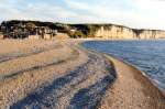 Der Strand von Étretat.