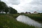 Nahe der westflmischen Ortschaft Jabbeke und auch unweit der Nordseestadt Oostende, entstand am 27.05.09 bei Wind und Nieselregen, diese Aufnahme.