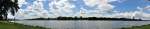 Panoramaaufnahme vom Rhein in Bonn-Oberkassel. Von (links) Siebengebirge bis (rechts) Bonn mit Telekomtower - 07.07.2012