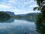 Blick ber den See in Bled(Veldes) mit den Bergen der Julischen Alpen, Juni 2016