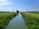 Rumersheim, der Hardt-Kanal, ein Bewässerungskanal für die Landwirtschaft in der Rheinebene des Oberelsaß, Mai 2018