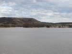 Blick von Laucha auf den Nssenberg bei Weischtz ber das Hochwasser auf den Unstrutwiesen - 28.02.2010