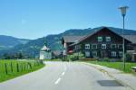 Bauernhof bei Hittisberg (Vorarlberg) an der Landstrae von Sonthofen nach Bregenz - 16.07.2011