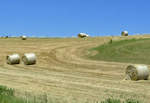 Erntezeit - Heuballenzeit, in der Eifel bei Oberzissen - 29.06.2019