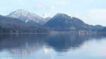 Blick hinüber nach Fuschl am See über den Fuschlsee vom Schloss Fuschl (23.01.204)