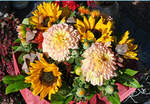 Sonnenblumen- / Dahliengesteck 21.10.2023