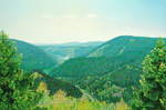  Okertalfrühling , Gemälde: Öl auf Baumwolle, 2010, 80 x 120 cm, Blick vom Felsturm der Feigenbaumklippe hinunter auf das Okertal und auf die umliegenden Berge...