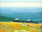  Brockenbahnweite , Gemälde: Öl auf Leinwand + Holz (-Rahmen), 2013, 66 x 86 cm; Blick vom Brocken im Sommer Richtung Südosten über den Ostharz bis zur Hainleite in