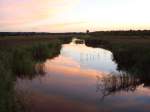 Abend am Federseekanal/Oberschwaben,  knstlich geschaffener Federseeabflu zur Wasserstandsregulierung,  Aug.2008