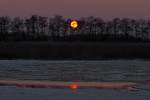 Sonnenuntergang am Mnkebuder Hafen. -  22.02.2013