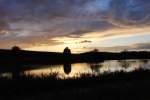 Abendhimmel spiegelt sich im Brünnsee bei Hohnhausen, fotografiert am 09.05.2014