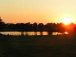 Sonnenuntergang am 29.06.2006 ber dem Frauenmeer bei Groefehn-Timmel in Ostfriesland