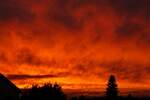 Am Abend des 03.10.2021 war bei uns über Wiltz dieser brennende Himmel währned des Sonnenuntergangs zu sehen.