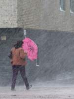  Walking in the Rain  in Antwerpen;100830