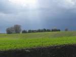 von der Strae Moltow nach Dorf Mecklenburg, in der Nhe Kietzin (NWM), konnte ich diese schne Aufnahme schieen, wo ein Loch in der Wolkendecke ein Sonnenstrahl durch blinzelte, 04.04.2010