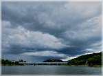 Bedrohlicher Himmel ber dem Rhein in Koblenz am 23.06.2011.