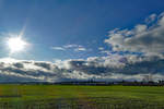 Sonne- / Wolkenspiel über der Voreifel bei Euskirchen - 13.01.2020