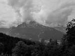 In Wolken gehüllte Berchtesgadener Alpen, so gesehen Mitte August 2020.