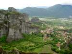 Aussicht vom Great Meteora Kloster auf Kalambaka, im Hintergrund das Pindos Gebirge (04.05.2014)