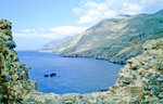 Die Bucht bei Hora Sfakion an der Südküste Kretas. Bild vom Dia. Aufnahme: April 1992.
