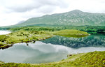 See in Connemara südlich von Clifden. Bild vom Dia. Aufnahme: Juli 1991.