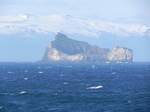 30 Inseln und Schären bilden den Archipel der Westmännerinseln vor der Südküste Islands.