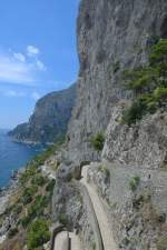 Via Krupp auf Südcapri von Terrazza dei Giardini d'Augusto aus gesehen.