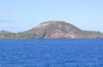 Die Vulkaninsel Vulcano vom Boot aus gesehen. Aufnahme Juli 2013.