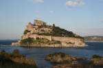 Das Castello von Ischia Ponte auf der Isola di Ischia.