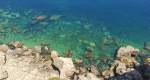 Küstenabschnitt im Baia Dell'Isola Bella vor Taormina auf Sizilien.