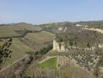 Ausblick von der Kirche St. Maria della Rocca auf Hügel bei Offida (29.03.2022)