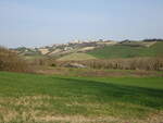 Ausblick auf den Ort Monte Urano, Provinz Marken (29.03.2022)