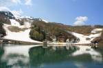 An den Strnden der Toscane brunen sich bereits die Leute, whrend am Lago del Cerreto noch die Skifahrer die Pisten nutzen.