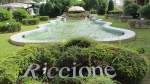 Eine Grünanlage in Riccione mit einem Wasserspiel und einer  falschen  Muschel.(9.6.2012)