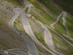 Kurz vor der Passhhe des Stilfserjochs auf 2757 m - ganz schn anstrengend mit dem Rad. Blick zurck Richtung Nordosten, 06. Juli 2003