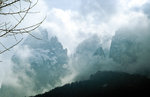 Wolken über den Dolomitten bei Seis am Schlern in Südtirol.