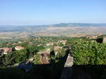 Ausblick von der Stadtmauer von Volterra auf das Val di Cecina (18.06.2019)